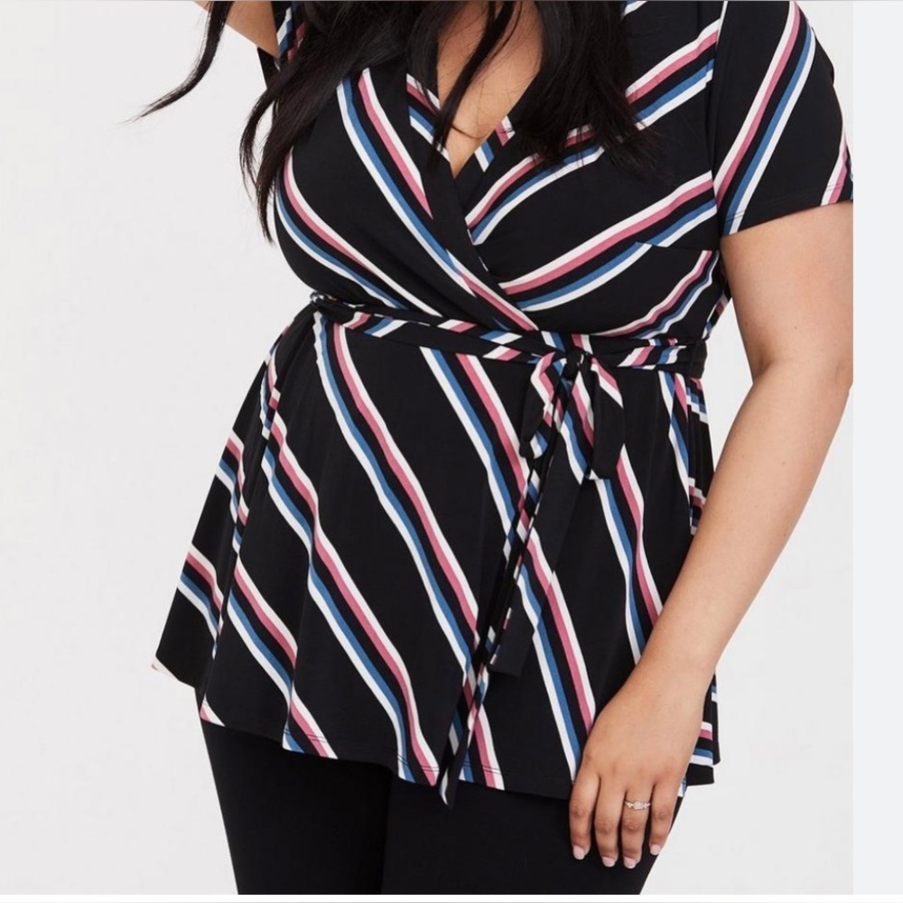 Torrid Black Multi-colored Diagonally Stripped V-Neck Top w/Tie Wrap at waist